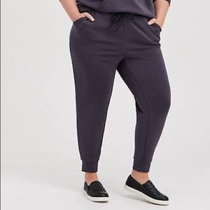 NWT Torrid Size 1 Relaxed Fit Active Jogger - Cupro Grey